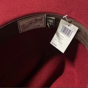 Brand New Goorin Bros. Burgundy Fedora